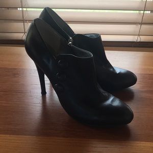 Women’s Guess shoes